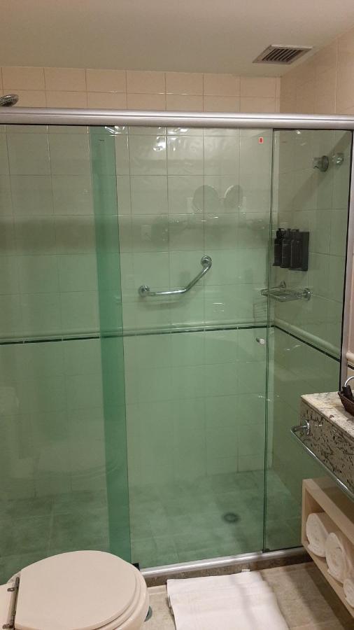 A1 Flats Wym Brooklin Apartment