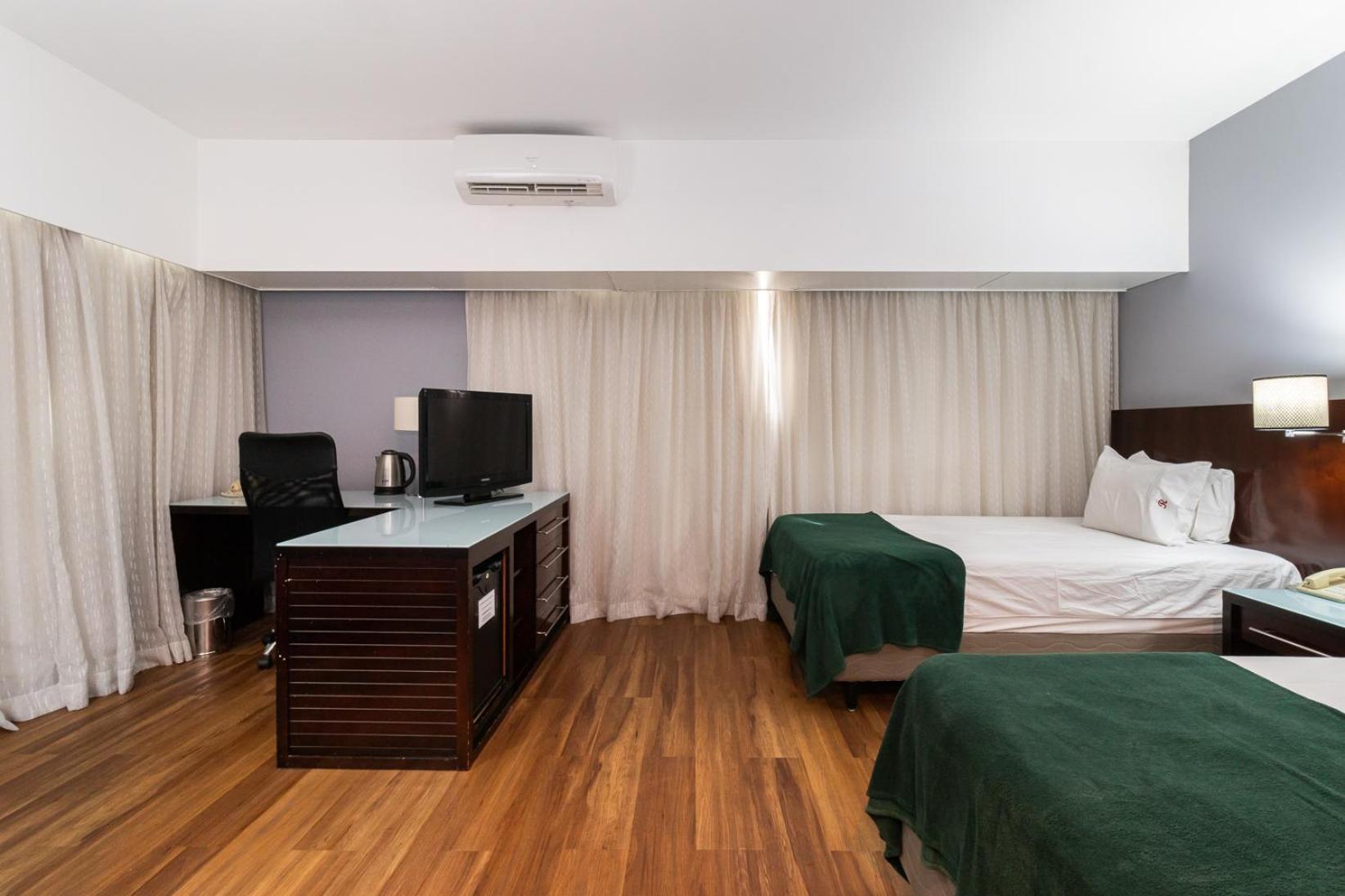 Apartment A1 Flats Wym Brooklin *