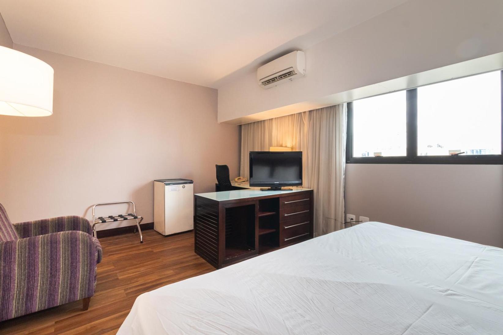 A1 Flats Wym Brooklin Apartment